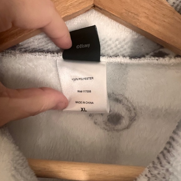 ‼️5/$25 SALE‼️Nightmare Before Christmas button up fleece shirt size XL - Picture 6 of 7